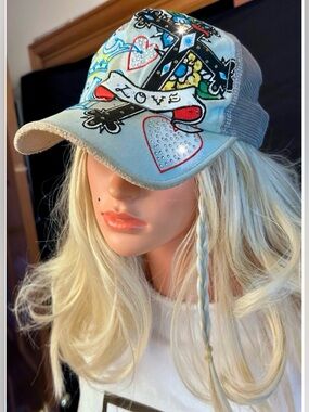 VEGAS ROYALTY Love and Prayer Gemstone Snapback.